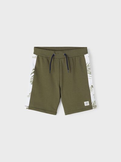 Leaf print sweat shorts
